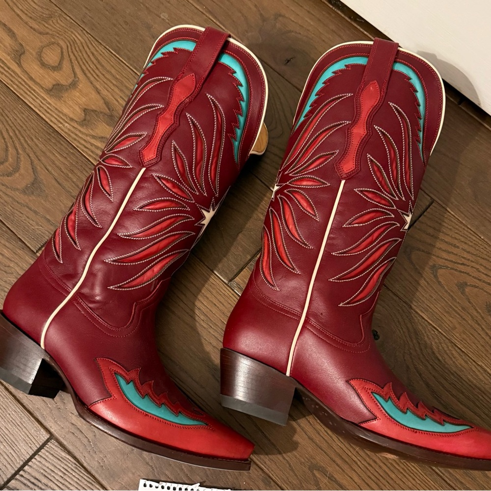 SOLD ❌❌Tecovas Annie Star in Scarlett/Teal